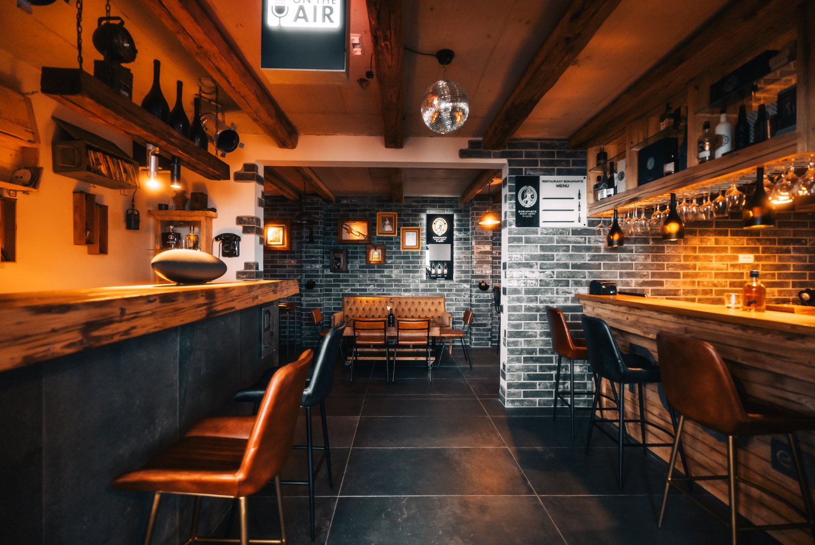 BONAPARTE PUB — Ambiente